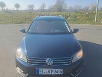 Gebraucht VW Passat Highline 140 PS (102 kW) 2012 Blau Kombi