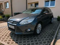 Gebraucht Ford Focus Individual 163 PS (119 kW) 2011 Grau Limousine