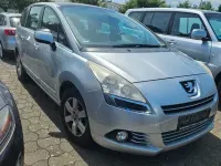 Gebraucht Peugeot 5008 Allure 156 PS (114 kW) 2011 Silber Van / Kleinbus