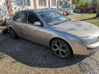 Używany Ford Mondeo Ghia 145 KM (106 kW) 2002 Beżowy Sedan/Limuzyna
