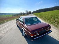 Gebraucht Mercedes 240 72 PS (52 kW) 1983 Braun Limousine