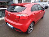 Gebraucht Kia Rio Spirit 109 PS (80 kW) 2013 Rot Limousine