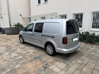 Gebraucht VW Caddy Maxi 101 PS (74 kW) 2018 Silber Van / Kleinbus