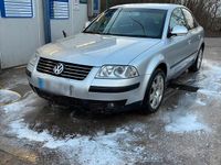 Second-hand VW Passat 116 CP (85 kW) 2004 Argintiu Berlinǎ