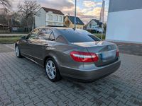 Gebraucht Mercedes E200 Avantgarde 136 PS (100 kW) 2011 Braun Limousine