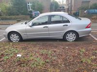 Gebraucht Mercedes C220 Classic 150 PS (110 kW) 2004 Silber Limousine