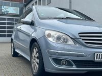 Gebraucht Mercedes E200 193 PS (141 kW) 2005 Blau Limousine