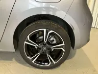 Gebraucht Opel Corsa 101 PS (74 kW) 2023 Kontrast grau/quarz silber Kleinwagen