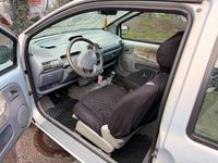Second-hand Renault Twingo Expression 58 CP (42 kW) 2004 Argintiu Hatchback