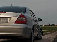 Second-hand Mercedes E200 184 CP (135 kW) 2007 Argintiu Berlinǎ