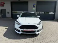 Używany Ford Focus ST 185 KM (136 kW) 2018 Biały Sedan/Limuzyna
