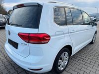 Gebraucht VW Touran Highline 150 PS (110 kW) 2017 Weiß Van / Kleinbus