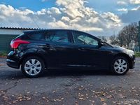 Gebraucht Ford Focus 104 PS (76 kW) 2014 Schwarz Kleinwagen