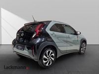 Neu Toyota Aygo X 72 PS (52 kW) 2025 Grün SUV
