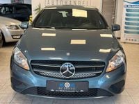 Gebraucht Mercedes 180 109 PS (80 kW) 2015 Blau Limousine
