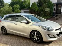 Gebraucht Hyundai i30 110 PS (80 kW) 2013 Silber Kombi