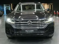 Gebraucht VW Touareg Basis 231 PS (169 kW) 2019 Deep black SUV