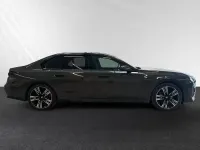 Gebraucht BMW 740 M Sport 299 PS (219 kW) 2025 Bmw individual dravitgrau metallic Limousine