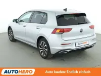 Gebraucht VW Golf VII Active 150 PS (110 kW) 2021 Reflexsilber Kleinwagen