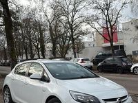 Gebraucht Opel Astra 100 PS (73 kW) 2012 Weiß Limousine