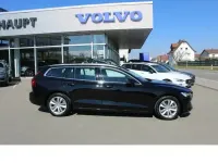 Gebraucht Volvo V60 Momentum 197 PS (144 kW) 2021 Onyx black / (schwarz) Kombi
