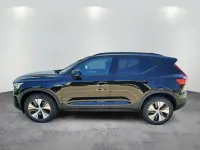 Neu Volvo XC40 Core 163 PS (119 kW) 2026 Onyx black SUV