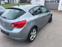 Gebraucht Opel Astra Selection 116 PS (85 kW) 2012 Grün Limousine