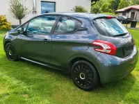 Gebraucht Peugeot 208 68 PS (50 kW) 2012 Grau Kleinwagen