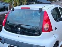 Gebraucht Peugeot 107 69 PS (50 kW) 2010 Weiß Kleinwagen