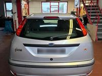Gebraucht Ford Focus 100 PS (73 kW) 2003 Silber Kleinwagen