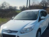 Gebraucht Ford Focus 105 PS (77 kW) 2014 Weiß Kombi