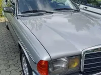 Gebraucht Mercedes 230 136 PS (100 kW) 1981 Silber Coupé