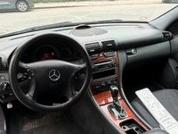 Gebraucht Mercedes 200 110 PS (80 kW) 2003 Gold Limousine