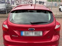 Gebraucht Ford Focus Titanium 182 PS (133 kW) 2011 Rot Limousine
