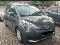 Gebraucht Toyota Verso-S 99 PS (72 kW) 2011 Grau Van / Kleinbus