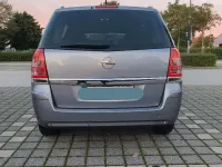 Gebraucht Opel Zafira Edition 150 PS (110 kW) 2010 Silber Van / Kleinbus