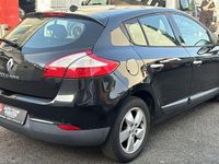 Gebraucht Renault Mégane Dynamique 140 PS (102 kW) 2010 Schwarz Limousine