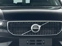 Gebraucht Volvo XC40 Core 163 PS (119 kW) 2025 Onyx black / metallic SUV