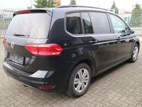 Gebraucht VW Touran Trendline 116 PS (85 kW) 2016 Schwarz Van / Kleinbus