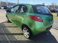Gebraucht Mazda 2 Inclusive 75 PS (55 kW) 2008 Grün Kleinwagen