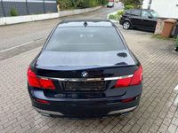 Gebraucht BMW 740 306 PS (225 kW) 2011 Schwarz Limousine