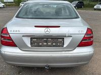 Gebraucht Mercedes E220 150 PS (110 kW) 2004 Silber Limousine