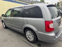 Usata Lancia Voyager Silver 177 CV (130 kW) 2014 Argento Monovolume