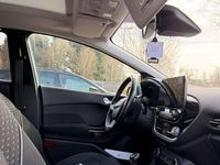 Gebraucht Ford Fiesta Cool & Connect 101 PS (74 kW) 2017 Limousine