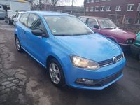 Gebraucht VW Polo 60 PS (44 kW) 2014 Blau Kleinwagen