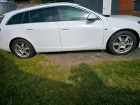 Gebraucht Opel Insignia 131 PS (96 kW) 2009 Weiß Kombi