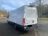Gebraucht Iveco Daily 156 PS (114 kW) 2017 Weiß Limousine