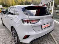 Neu Kia Ceed 140 PS (102 kW) 2025 Weiß Kleinwagen
