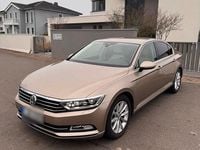 Gebraucht VW Passat Highline 150 PS (110 kW) 2017 Gold Limousine