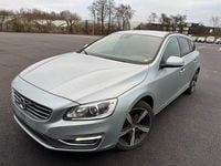Gebraucht Volvo V60 Momentum 190 PS (139 kW) 2016 Silber Kombi
